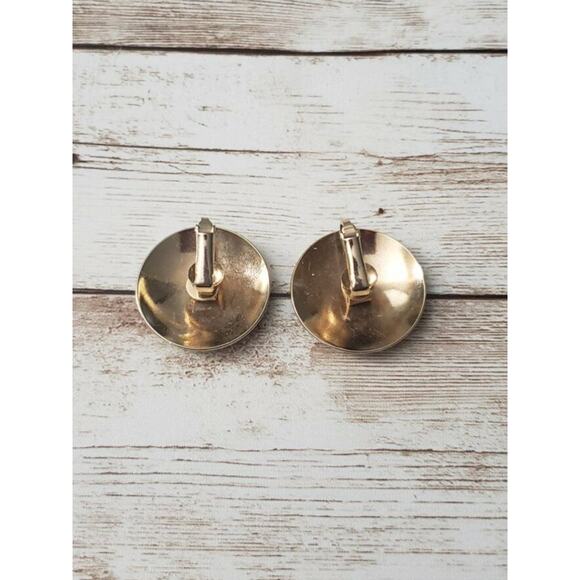 Vintage Clip On Earrings Geometric Flower Design Gold Tone Circle 1 & 1/8" - Picture 3 of 4